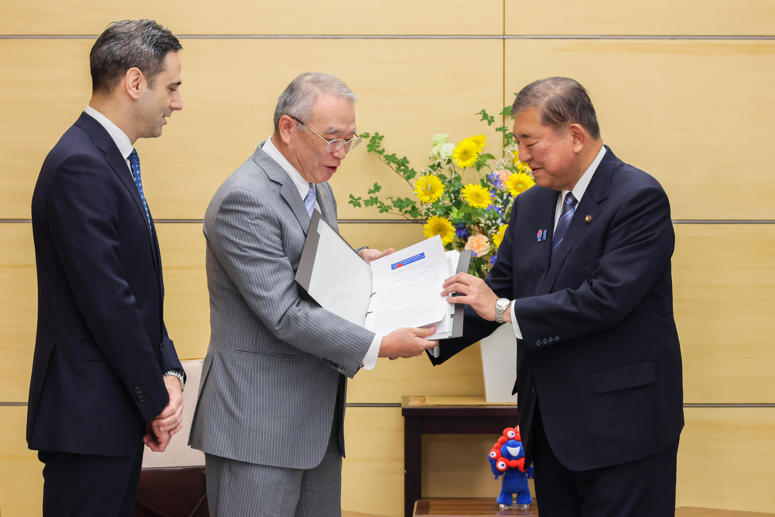 Handover of BRT 2025 Recommendations to PM Ishiba